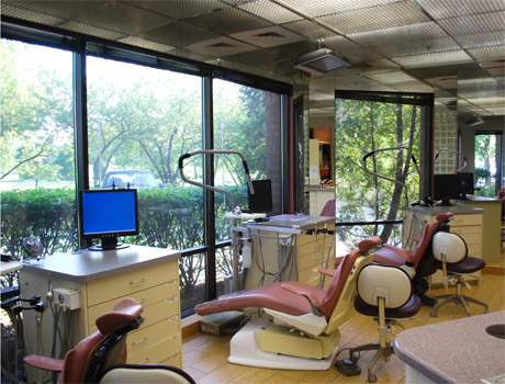 This is our clinical room – this is where the MAGIC happens! Dr. Razdolsky and his wonderful staff work side by side to create Forever Smiles!